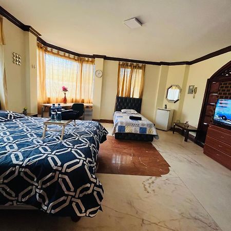 Mega Suite Junto Al San Marino Shopping กวายากิล ภายนอก รูปภาพ